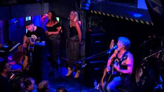 Pendragon-King of the Castle with live female backing vocals