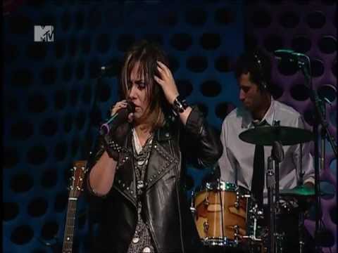 Estúdio Acesso MTV - FINAL - Kekah cantando Decode do Paramore