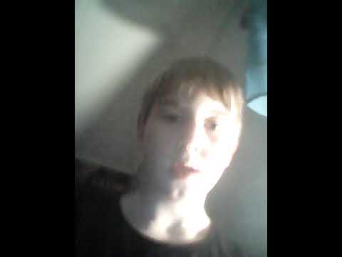 Hittade en bunt med pengar på ett snöre i en busskur