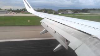 preview picture of video 'hard Ryanair landing in Memmingen (Munich West).'