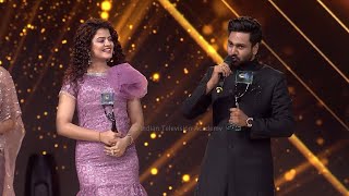 Download lagu Palak Muchchal and Mithoon singing captivated everyone's heart | The 23rd ITA Awards | Part 9 mp3