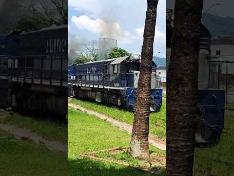#shortsvideo #rumo #trem #locomotive #ferrovia #train #jaraguadosul #corupa ACELERADA BONITA DAS EMD