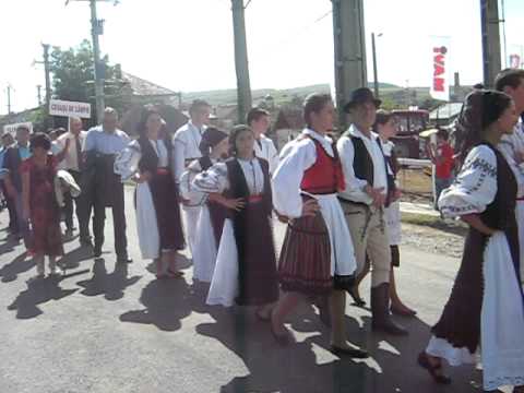 07 SARBATOAREA DATINILOR LA RACIU - MVI_0083.AVI