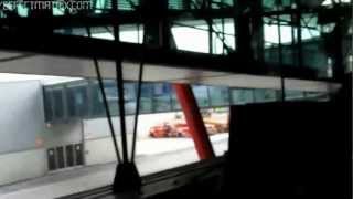 preview picture of video 'Adentro del aeropuerto de Madrid-España'