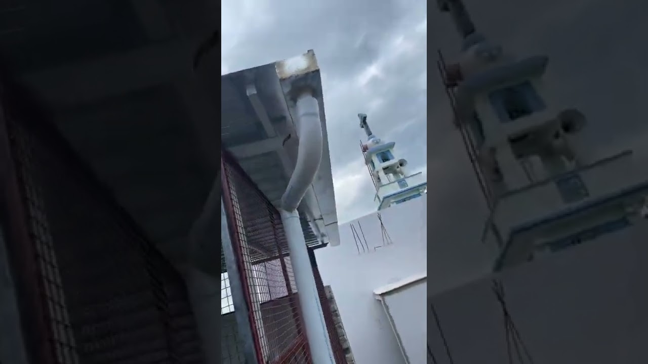 Stair case roofing sheets weld mesh