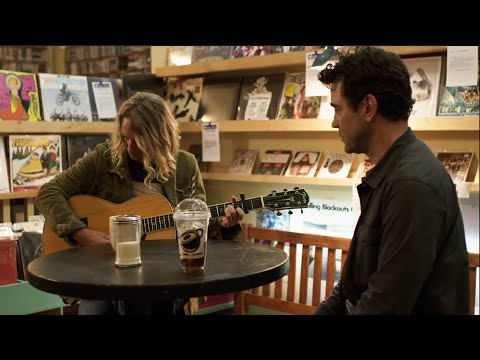 Lissie  - When I'm Alone - Loudermilk S03E06 clip. Best version of this song.