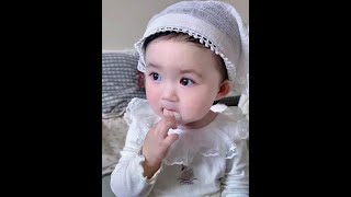 Download lagu It's so cute. Human baby. Baby face. You are so charming that you make me want to have a daughter. mp3