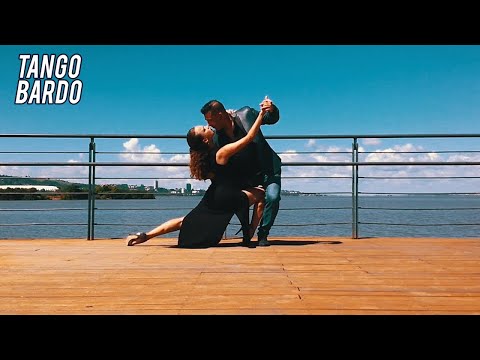 Tango Bardo - Una noche de garufa - bailan: Mariana Casagrande y Daniel Oviedo