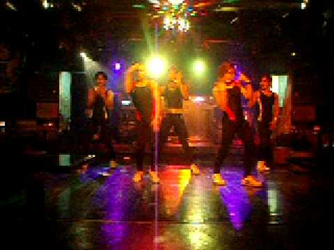 entourage dancers (single ladies)