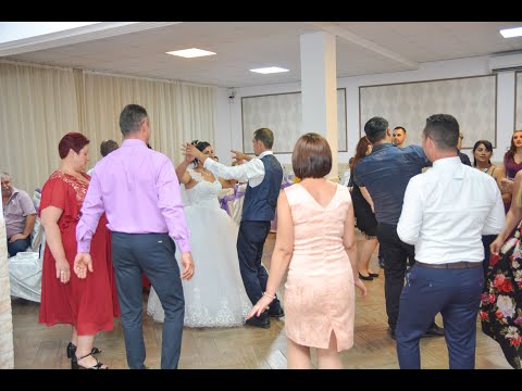 Dans si voie buna la nunta