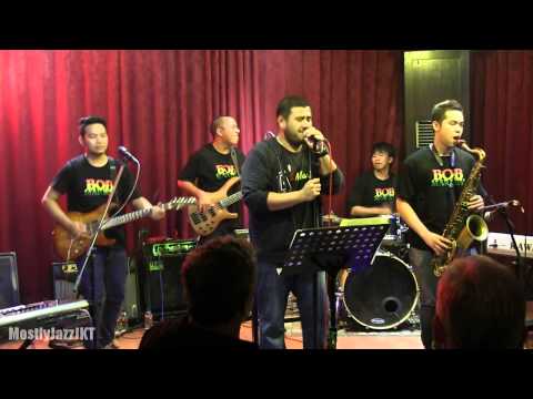 Mike Mohede Tribute to Bob Marley - Could You Be Loved @ Mostly Jazz 30/05/14 [HD]