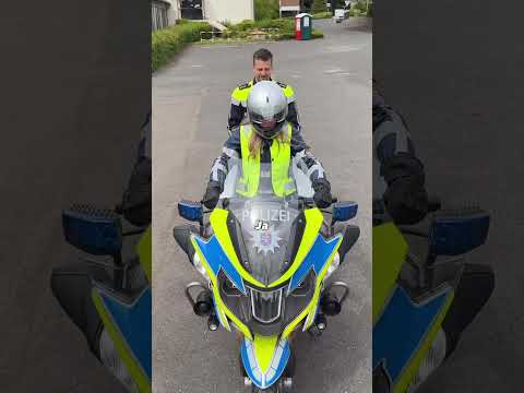 Fußbank für Sarah!? #motorrad #polizeihessen