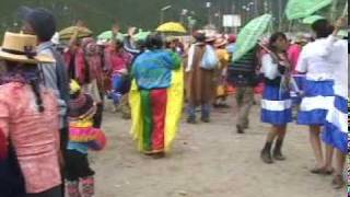 preview picture of video 'Carnavales en Stgo. de Chocorvos - Juventud San Antonio de Reyes 03 - Los Shapis.'