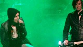 Kill Hannah - Boys &amp; Girls (live @ Helsinki 24.4.10)