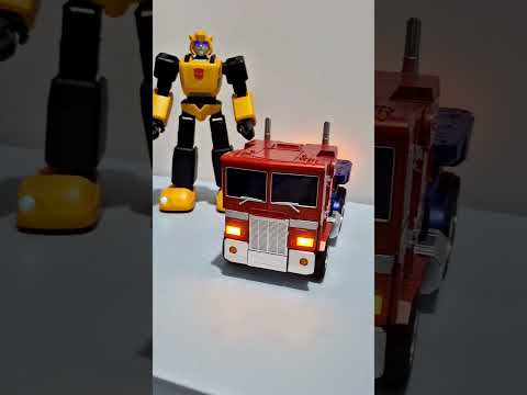 The Perfect Loop! Transformers Robosen Optimus Prime and Bumblebee #transformers #robosen #bumblebee