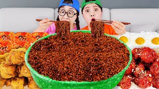 Download lagu MUKBANG 직접 만든 양념치킨 소세지 먹방 FRIED CHICKEN AND BLACK BEAN NOODLES EATING DONA 도나 mp3