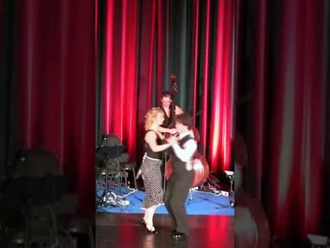 Universitango.com - Pablo & Ludmila - Milonga Corridita