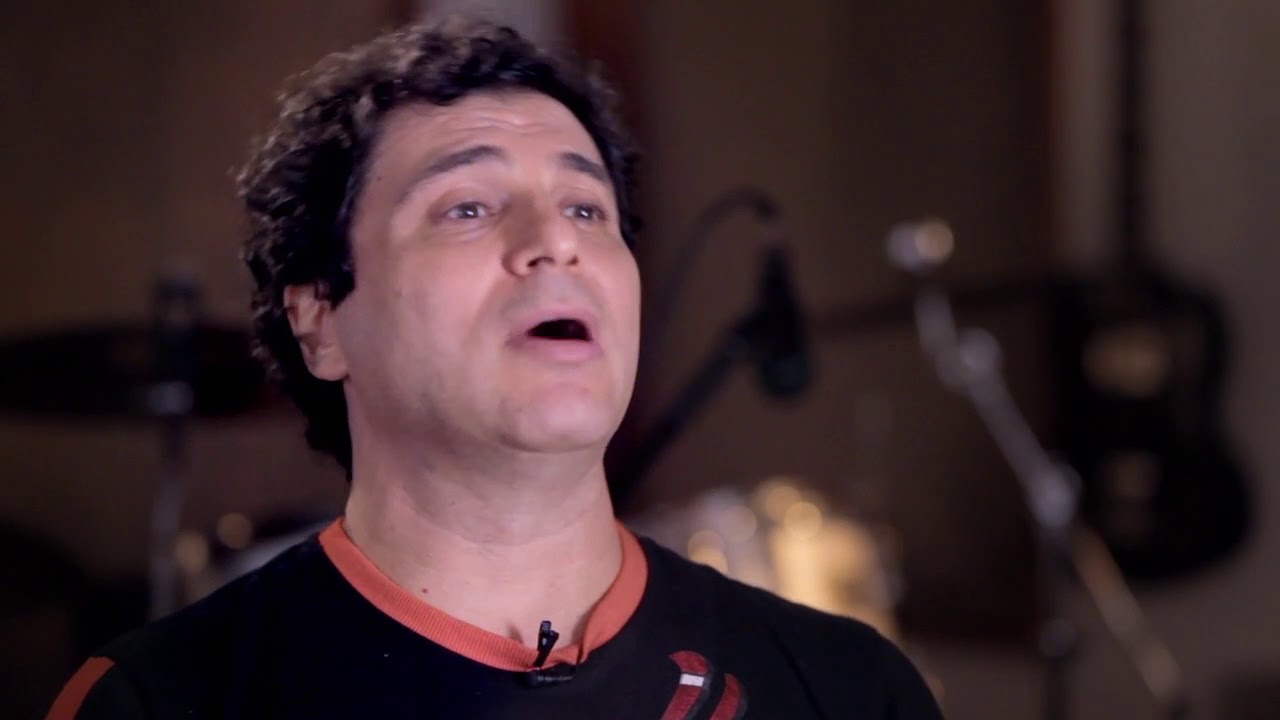 Por Trás da Canção “Pro dia nascer feliz”