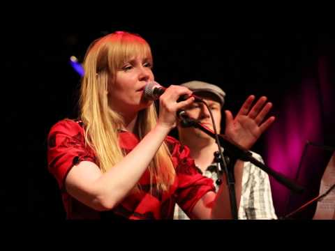 Betina Følleslev & Laura Illeborg: Venteposition - Nordisk Sangskriveruge 2013