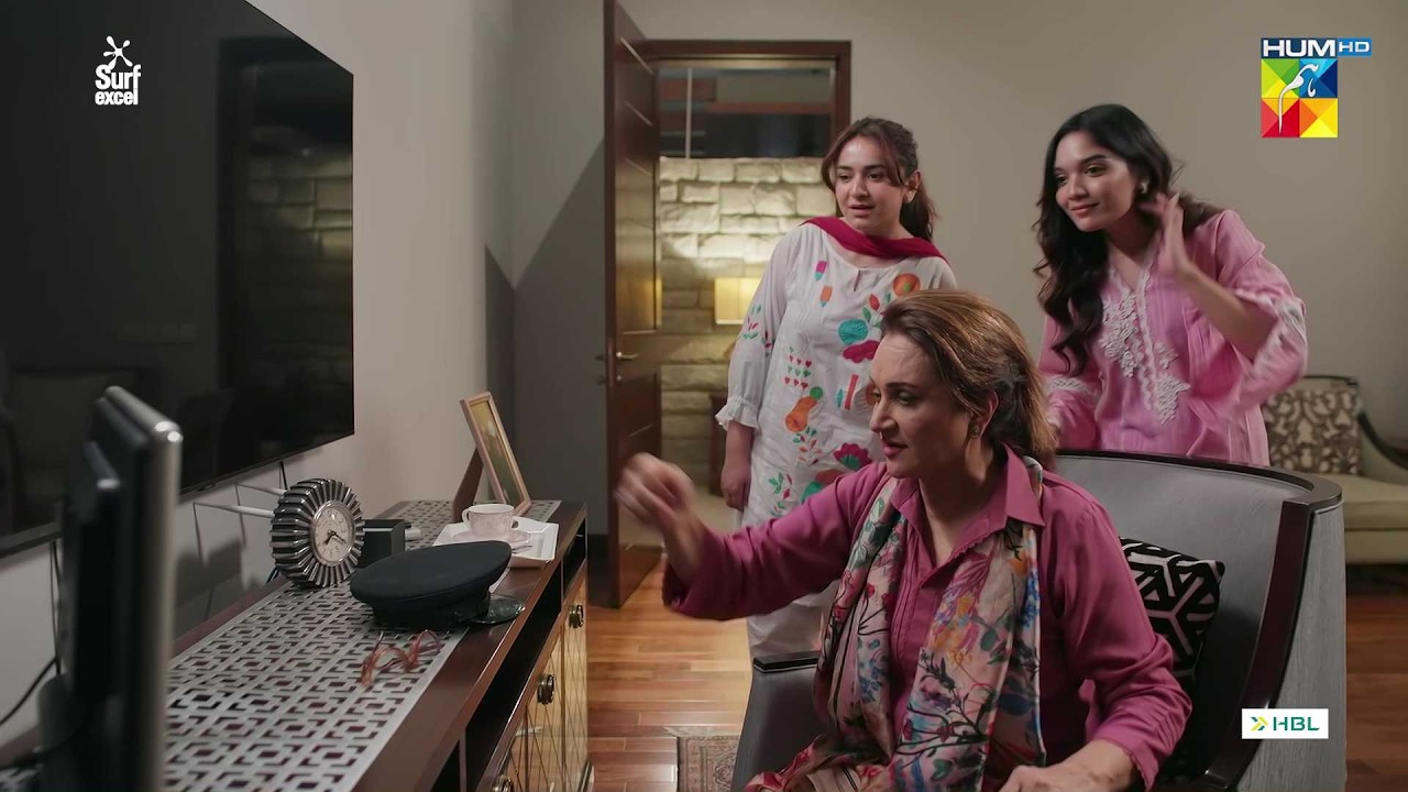 Yeh Larkay Konsa Sasta Nasha Kar Ke Naach Rhy Hein..? #dekhzarapyarzse #yumnazaidi - HUM TV