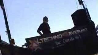 preview picture of video 'Nature one 2007 Techno4ever in camping village'