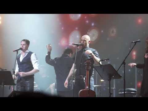 Ivan Ozhogin, Drew Sarich and Stage Orchestra. King of the road