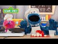 Sesame Street How To Make Mushroom Red Pepper Egg Cups Cookie Monster S Foodie Truck
