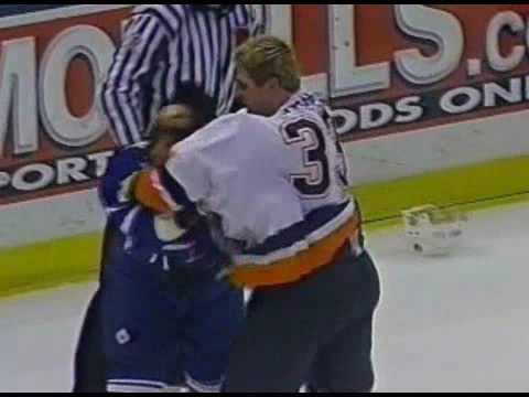 Tie Domi vs Eric Cairns