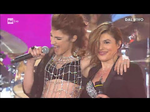 Cherry Bombs  ft Giusy Ferreri  cantano "Novembre" - The Band 20/05/2022