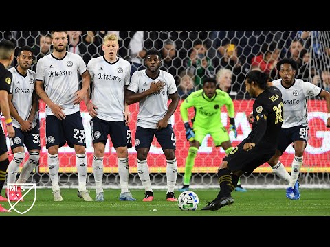 Carlos Vela’s superb curling free kick makes it 12 home games in a row with a goal!