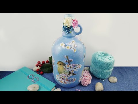 Botella grande reciclada con decoupage