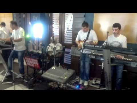 Vojkan & bend Medeno Srce Nis - Kolo Live