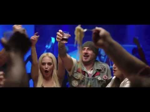 Confusi e felici - Clip - All'osteria