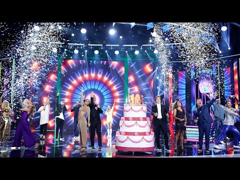 La fantástica ‘Fiesta’ para homenajear a Raffaella Carrà - Tu Cara Me Suena