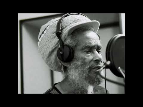 Daman feat. Max Romeo - Hurt (Official Music Video)