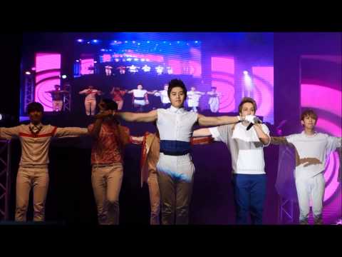 [HD] ZE:A Malaysia Showcase "Watch Out" - Dong Jun Cute dance