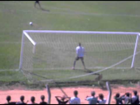 Penalti defendido por Adão Silva na final do Brasileiro sub 18