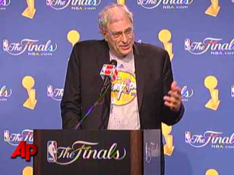 Kobe Scores 30, Leads Lakers to NBA Title