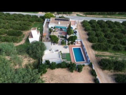 Beautiful 4-Bedroom Finca With Private Pool &amp; Large Plot in Pinar de Campoverde - Video