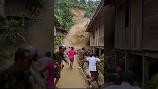 Download lagu Warga Panik! Detik-detik Tanah Longsor Mengejar di Tengah Pemukiman | Simulasi Nyata! mp3