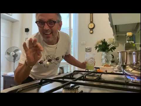 BRUNO BARBIERI - FINTA LASAGNA con CRACKERS!  | #IORESTOACASA...e cucino!