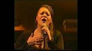 shola ama live in tunisia