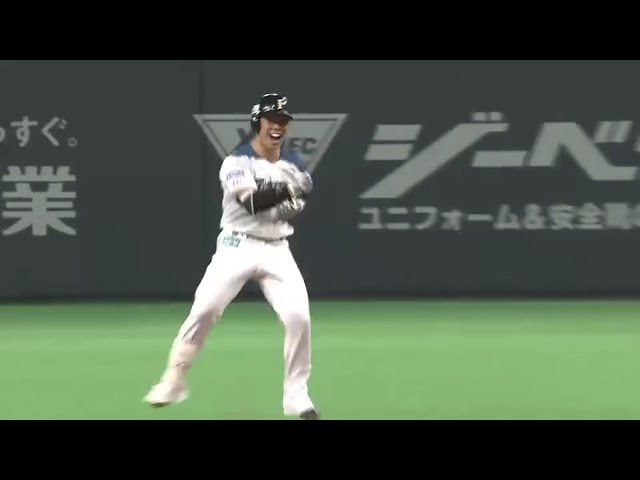 【5回裏】ファイターズ・近藤 2者を返す価値ある一打を放ち塁上でガッツポーズ!! 2016/10/16 CS Final F-H