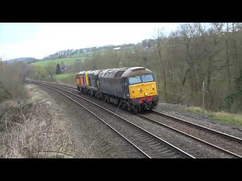 57003 heads to Eastleigh with a pair of Choppers including one in HNRC Orange!