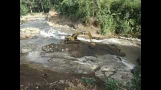 preview picture of video 'Río Caoní - arreglo del balneario P.V.M.'