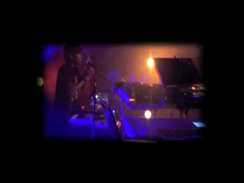 Voice Hands Machine - Get U on the dancefloor (live)