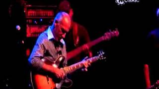 Larry Carlton & The Sapphire Blues Band - Live Performance #5 - Esplanade Theatre