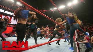 Becky Lynch leads a SmackDown Women&#39;s invasion: Raw, Nov. 12, 2018