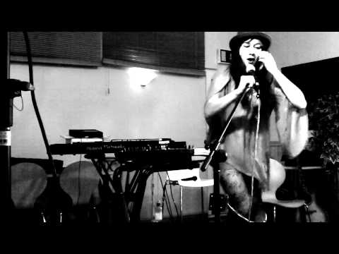 Blood On The Bathroom Floor - Suzy Condrad live at Electrosonica, Bristol, October 2012