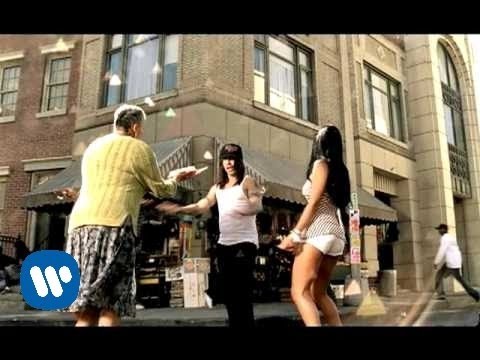 Red Hot Chili Peppers – Hump de Bump [Official Music Video]